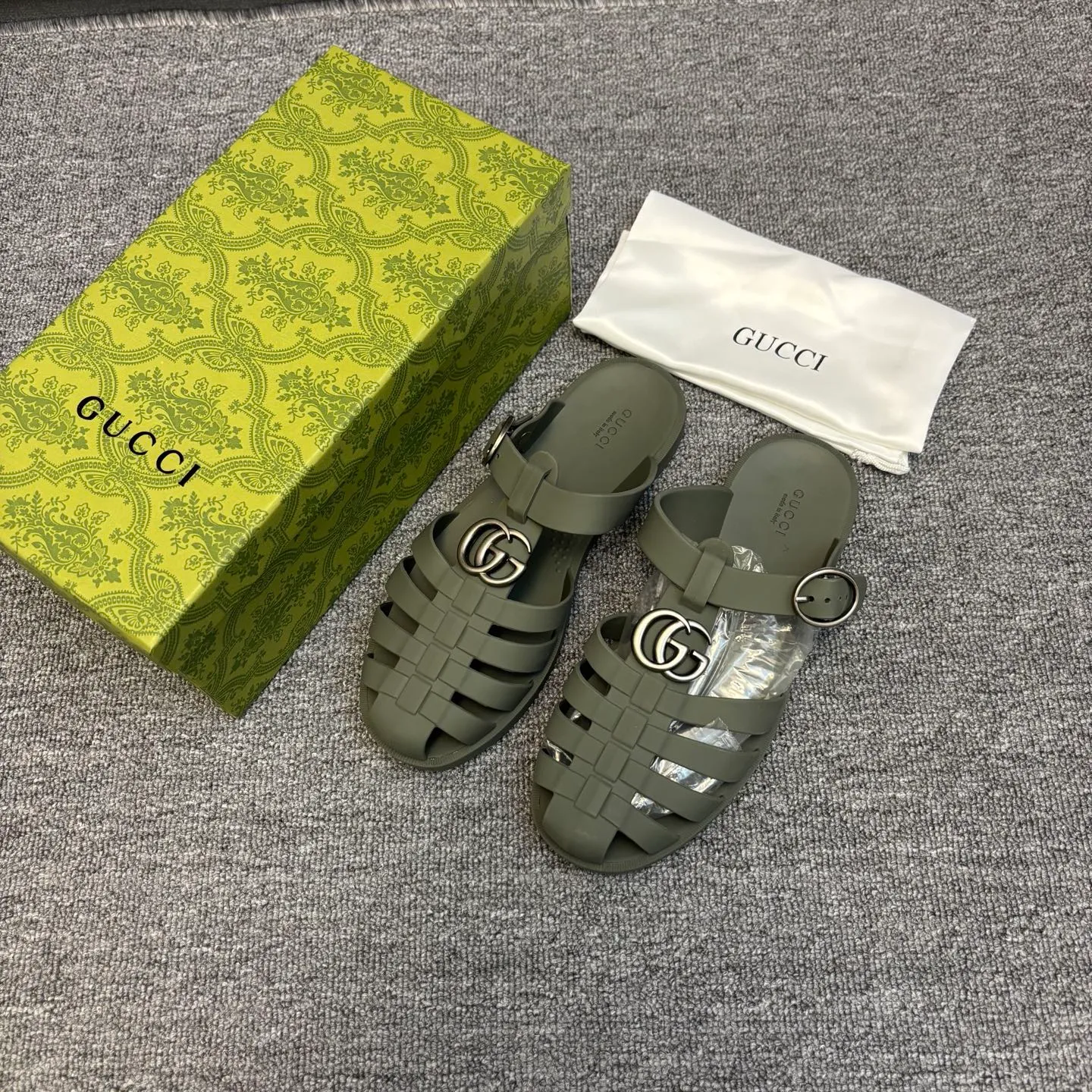 Men's shoes 260💰 [Gucci] Counter quality, top-quality original goods, real photos! Original TPU material, fine workmanship, comfortable; genuine 1:1 replica Size: 38 ~ 46